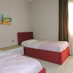 La Favorita Szálloda Tirana