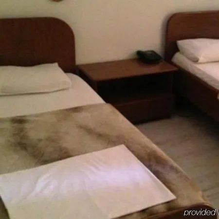 La Favorita Hotell Tirana