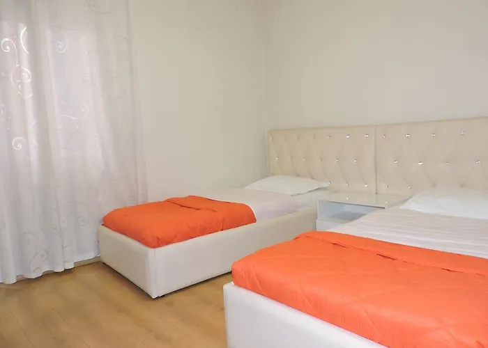 La Favorita טיראנה